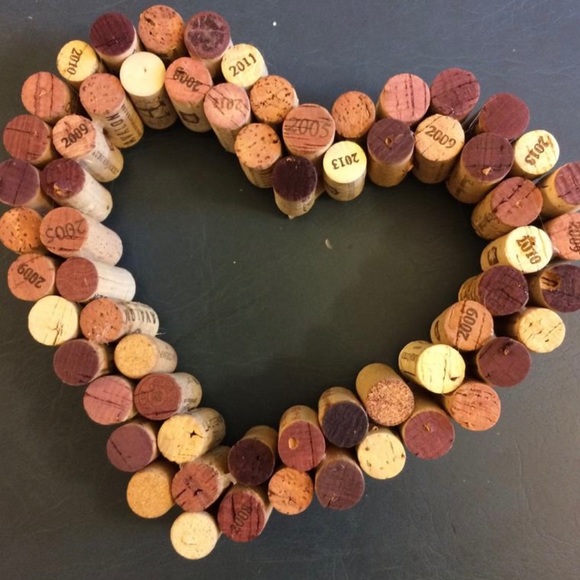 50 Used Authentic Wine Corks used to make crats - Picture 4 of 8